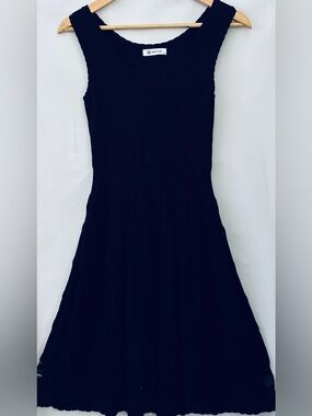 Wenrine’s Ribbed Sleeveless Knit Women’s Little Black Dress